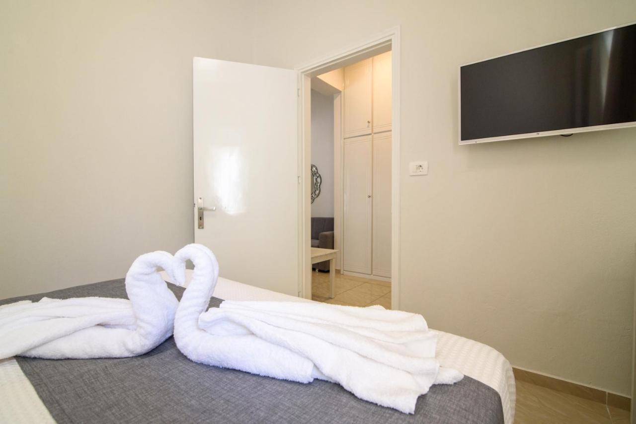 De_Naxia Suites Perissa  Esterno foto