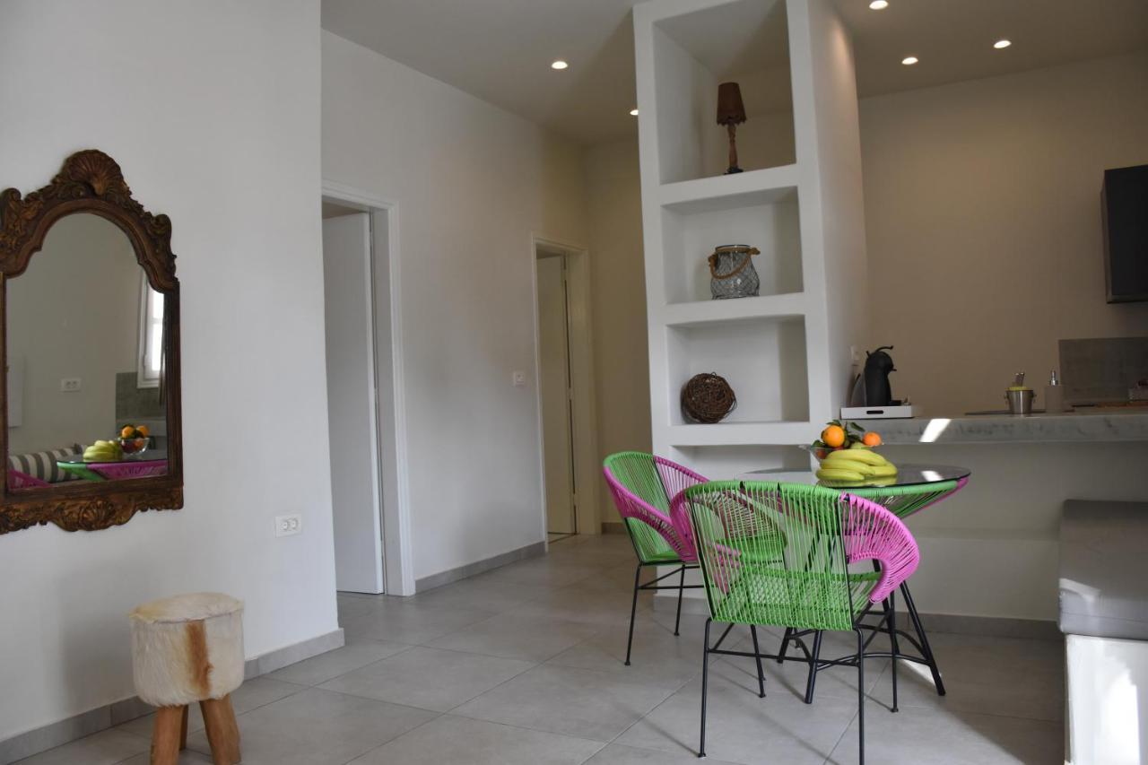 De_Naxia Suites Perissa  Esterno foto