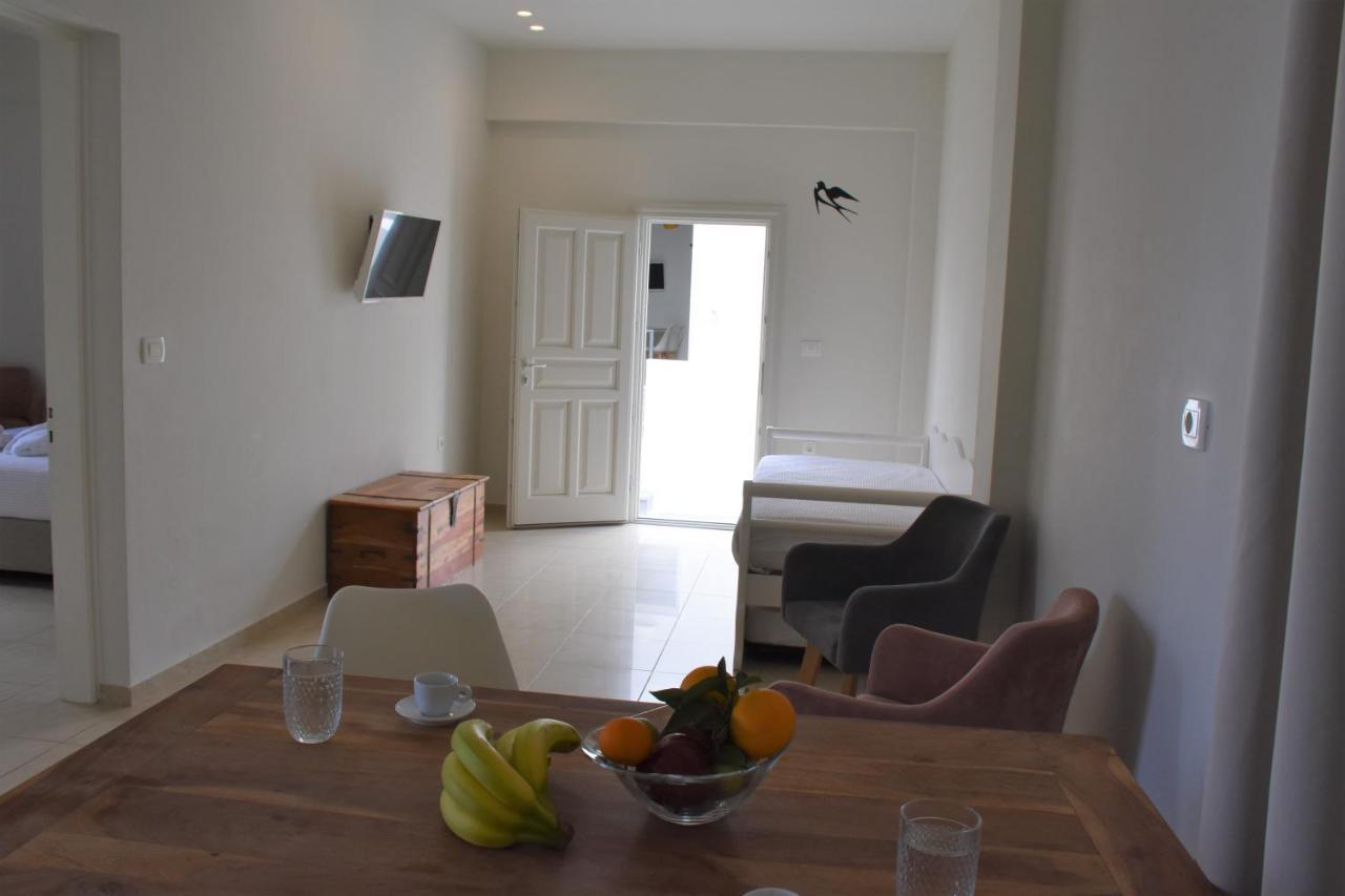 De_Naxia Suites Perissa  Esterno foto